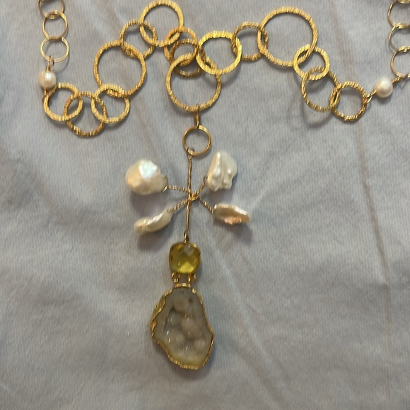 Unusual Meg Carter gold, pearl and geode necklace - Picture 2 of 4